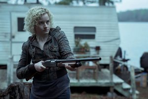 julia-garner-ozark_oct18-jessica-miglionetflix.jpg